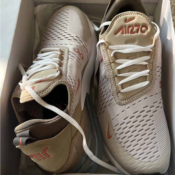 Shoes don’t fit. - Picture 3 of 6